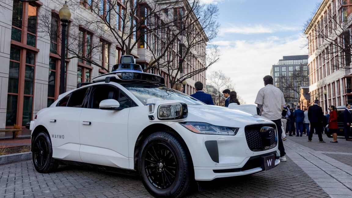 Waymo, Uber ile Robotaksi Rekabetinde Lobi Harcamalarını İkiye Katladı