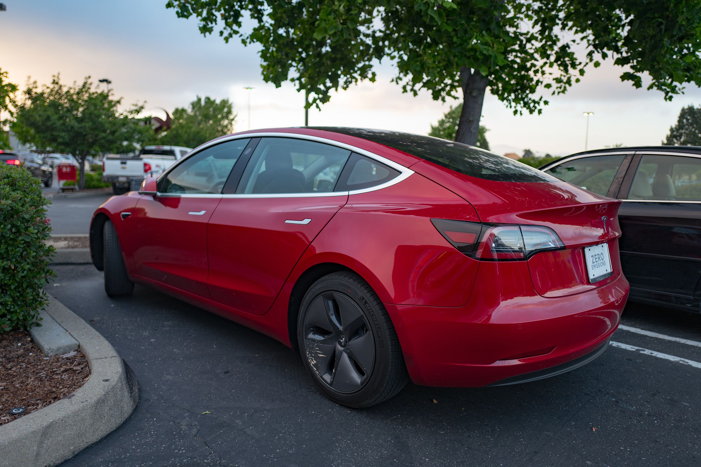Tesla'nın Gizli Kapı Kolları Tarihinin En Büyük Geri Çağrılmasına Yol Açtı