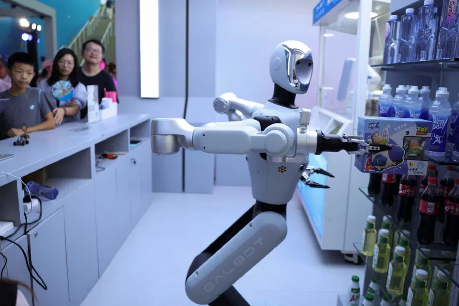 Çin'deki İnsansı Robotlar Usain Bolt'un Rekorunu Kırdı: Sırada Gerçek Hayat Testleri Var