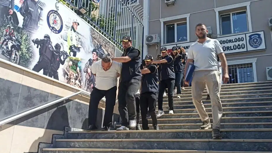 İnternette Ucuz Ev Vaadiyle 25 Milyon Liralık Vurgun: 13 Kişi Gözaltında