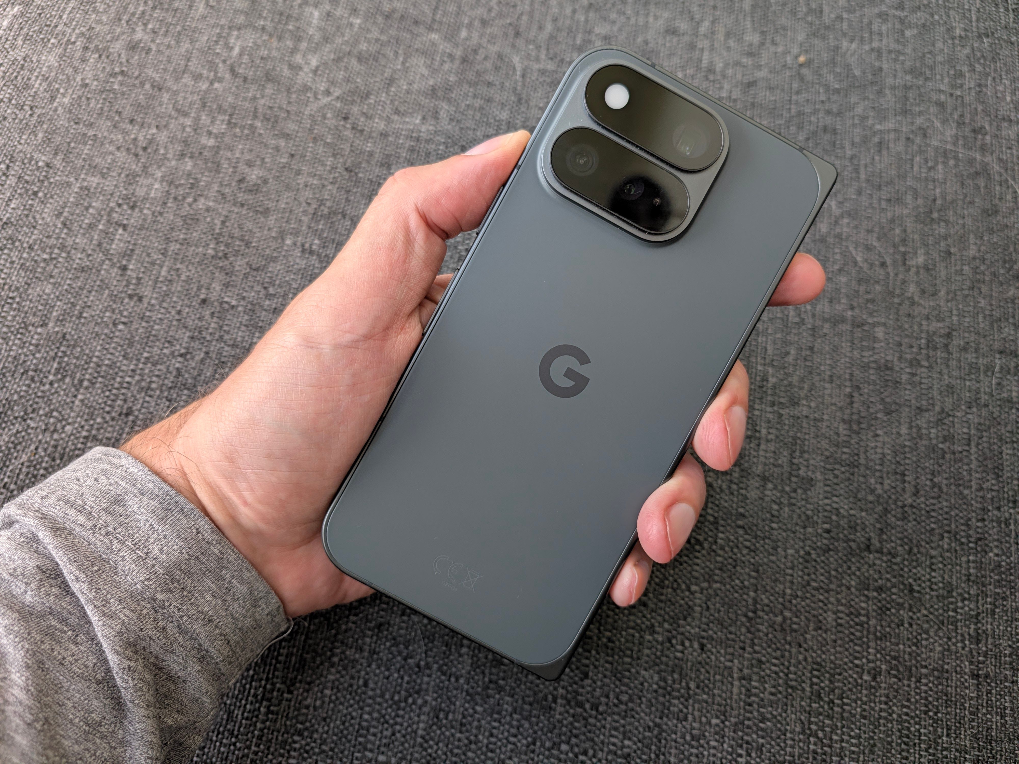 Google Pixel 11 Pro Fold İncelemesi: Yapay Zeka Güçlü, Tasarım Geride