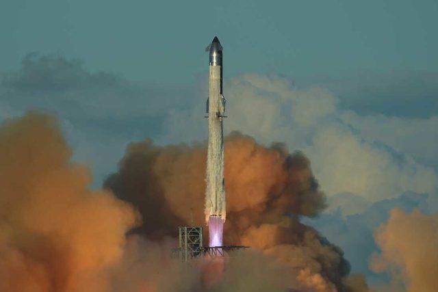 SpaceX'ten 100 Milyar Dolarlık Mega Proje: Uçak Seferi Gibi Uzay Yolculuğu