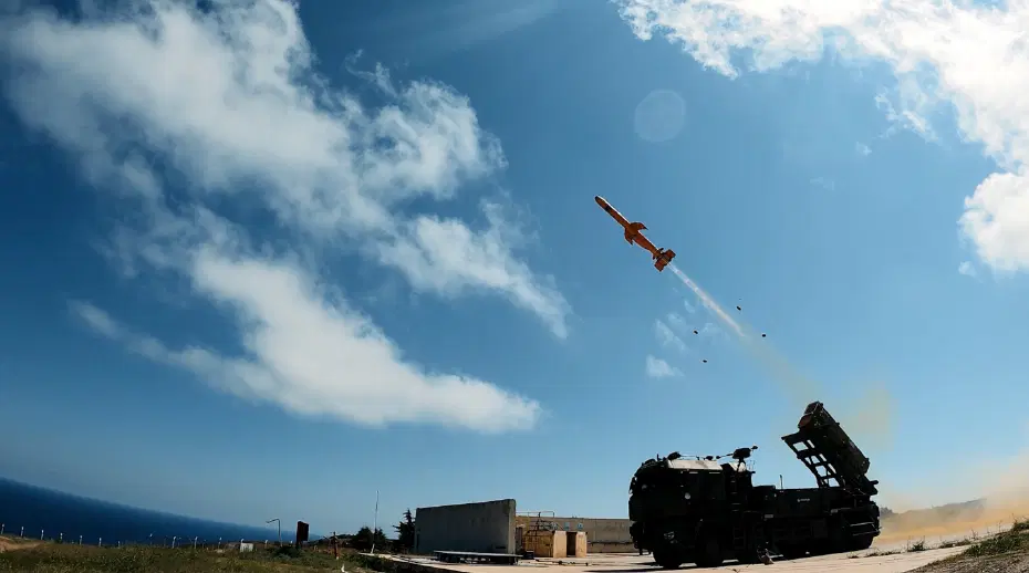 ROKETSAN ÇAKIR Seyir Füzesi Atış Testlerini Başarıyla Tamamladı: Kara ve Deniz Hedeflerine Tam İsabet