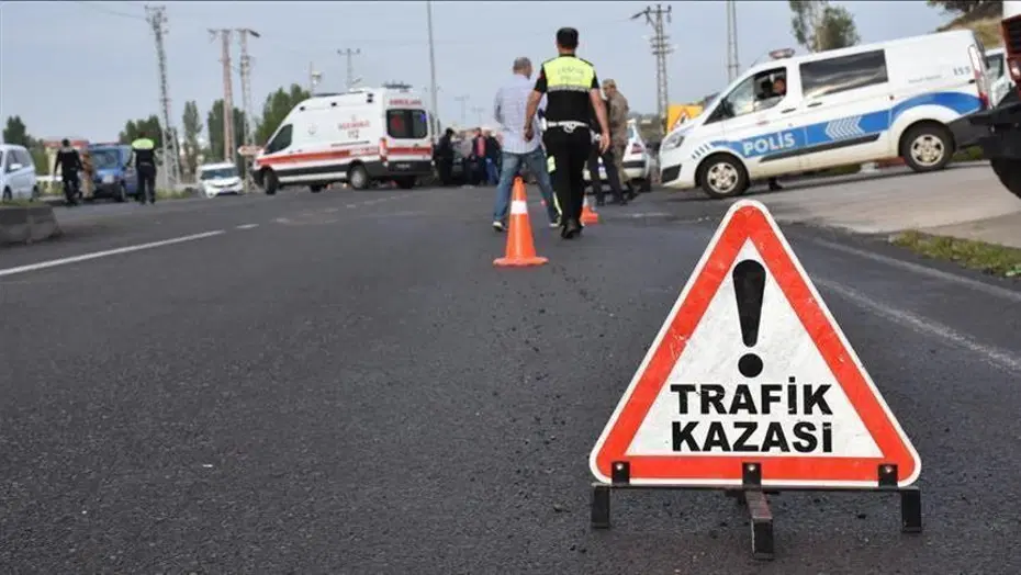 İzmir'de Feci Kaza: Tankerin Çarptığı Otomobildeki Çift Hayatını Kaybetti