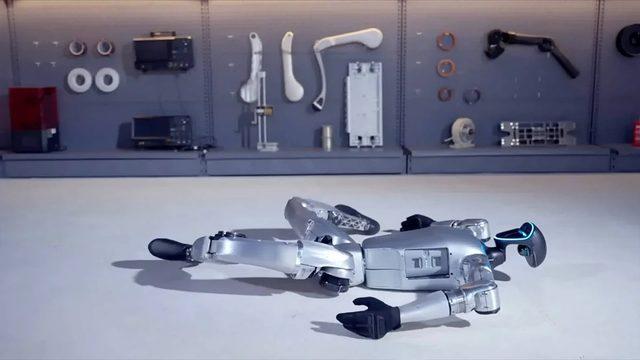 Rusya'da İnsansı Robot Unitree G1, Kendisini İten Müşteriye Fiziksel Karşılık Verdi