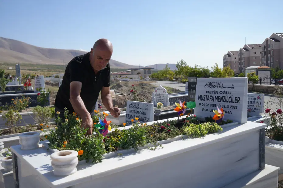 Niğde'de İki Gencin Öldüğü Kazada Ehliyetsiz Sürücüye Verilen Cezaya Acılı Babadan İsyan