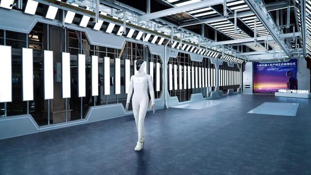 Tesla Optimus'a Rakip: XPeng, İnsansı Robotu IRON'ı Seri Üretime Geçiriyor