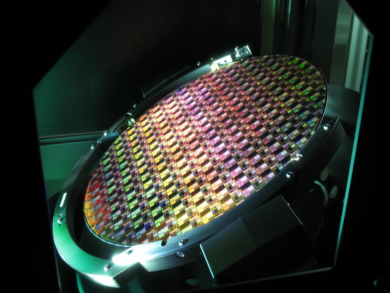 Kepler Computing, Yapay Zeka Bellek Krizini Çözmek İçin 468 Milyon Dolar Yatırım Aldı