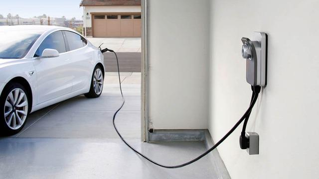 Evde Elektrikli Araç Şarjına Yasak Geldiği İddiaları Yalanlandı: İşte Yeni Düzenlemenin Detayları