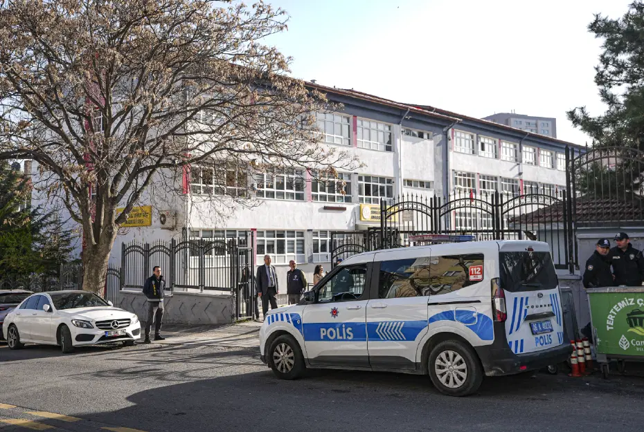 İstanbul'daki Okullarda Yeni Dönem: 3 Bin Görevli ve Dedektör Uygulaması Başlıyor