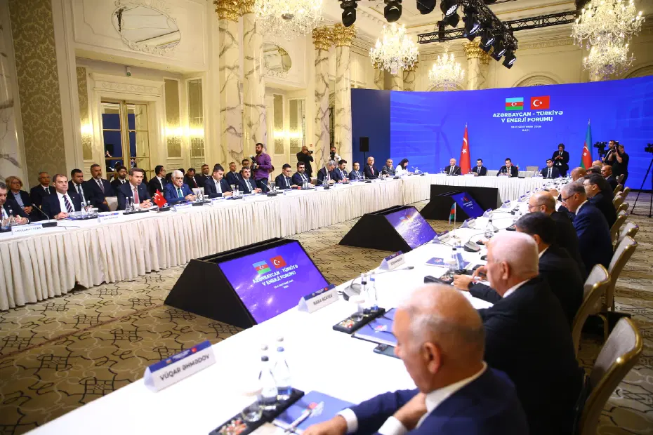 Türkiye ve Azerbaycan'dan Enerjide Üç Yeni Hat Planı: Karadeniz'den Avrupa'ya Uzanacak
